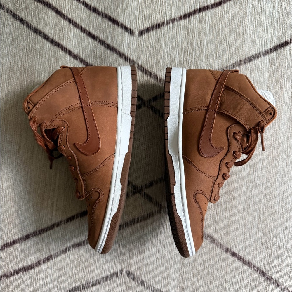 Nike Dunk High Premium (Women’s)